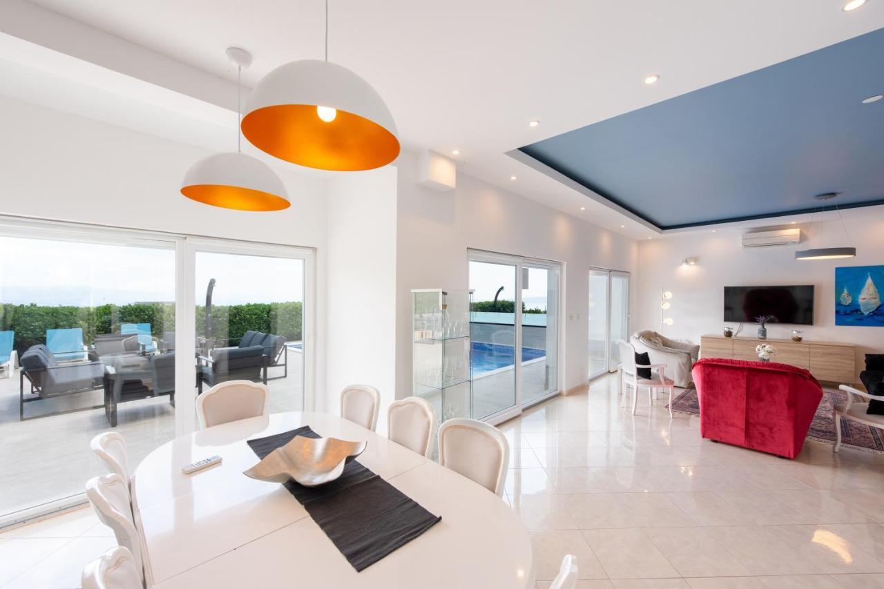 Villa Sveti Petar - With Heated Pool And Outdoor Jacuzzi Opatija Buitenkant foto