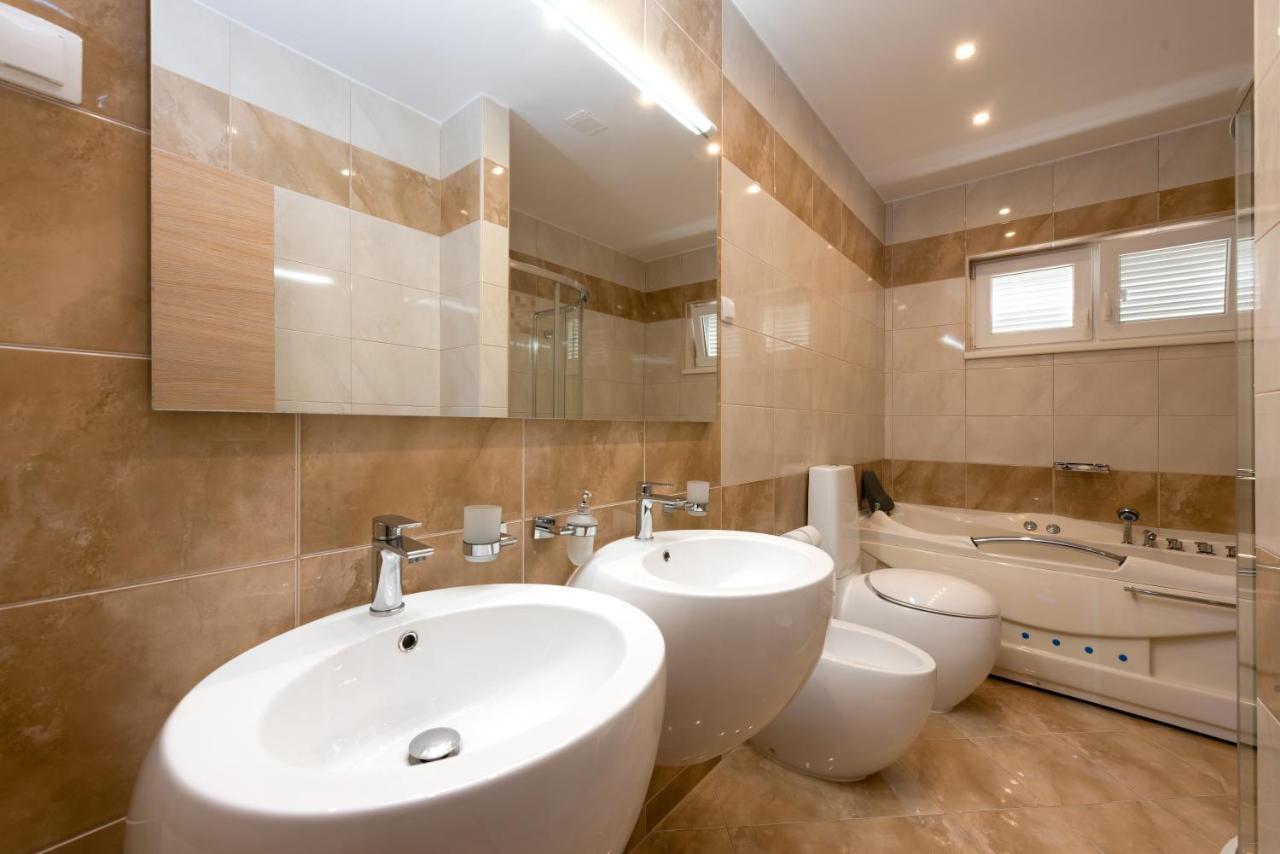Villa Sveti Petar - With Heated Pool And Outdoor Jacuzzi Opatija Buitenkant foto