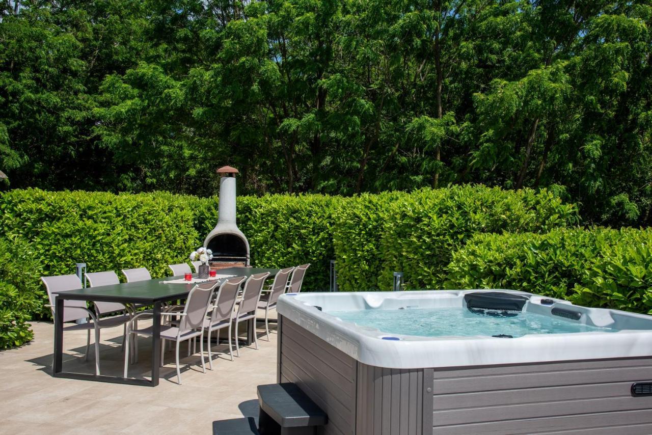 Villa Sveti Petar - With Heated Pool And Outdoor Jacuzzi Opatija Buitenkant foto