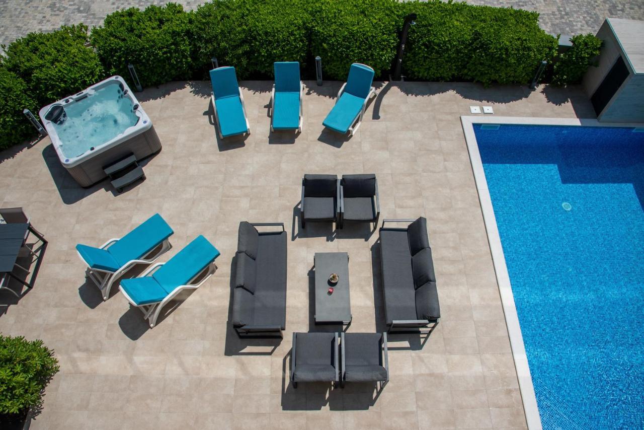 Villa Sveti Petar - With Heated Pool And Outdoor Jacuzzi Opatija Buitenkant foto