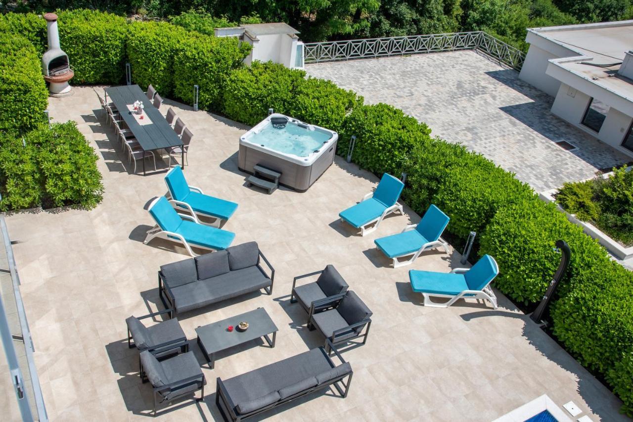 Villa Sveti Petar - With Heated Pool And Outdoor Jacuzzi Opatija Buitenkant foto