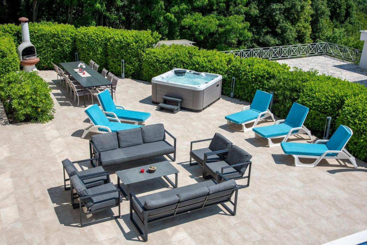 Villa Sveti Petar - With Heated Pool And Outdoor Jacuzzi Opatija Buitenkant foto