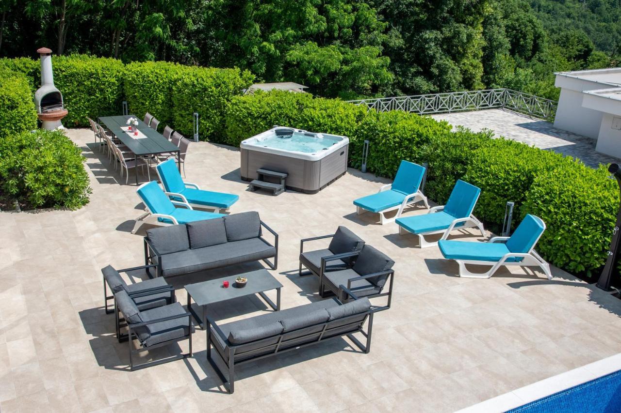 Villa Sveti Petar - With Heated Pool And Outdoor Jacuzzi Opatija Buitenkant foto