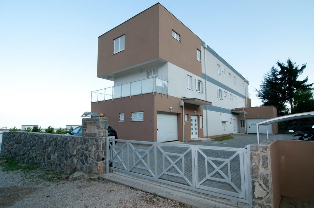 Villa Sveti Petar - With Heated Pool And Outdoor Jacuzzi Opatija Buitenkant foto