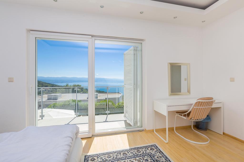 Villa Sveti Petar - With Heated Pool And Outdoor Jacuzzi Opatija Buitenkant foto