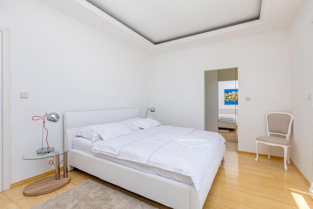 Villa Sveti Petar - With Heated Pool And Outdoor Jacuzzi Opatija Buitenkant foto