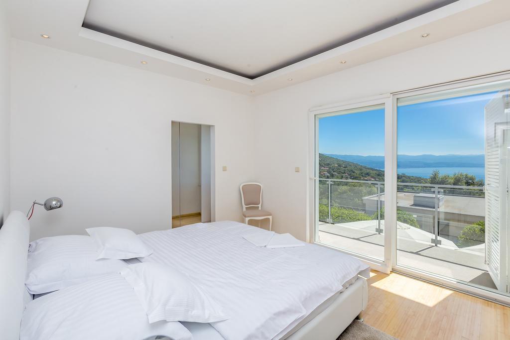 Villa Sveti Petar - With Heated Pool And Outdoor Jacuzzi Opatija Buitenkant foto